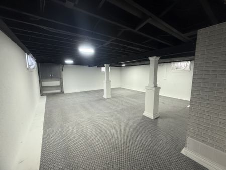 For Lease - 18 Fagan Drive, Halton Hills, Ontario - Photo 2