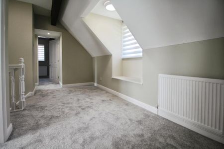 4 bedroom detached house to rent - Photo 3