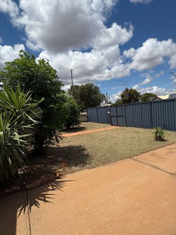 Space, access, and comfort! - Photo 2