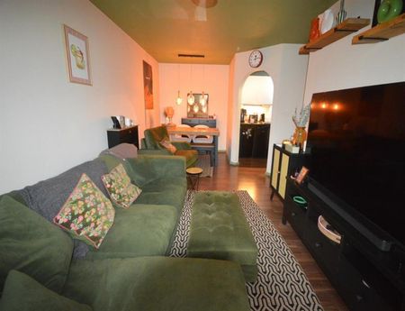 2 Bedroom Apartment To Let - Photo 5