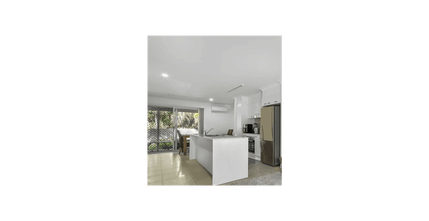 Beautifully Presented Townhouse Offering Comfort & Convenience - Photo 1