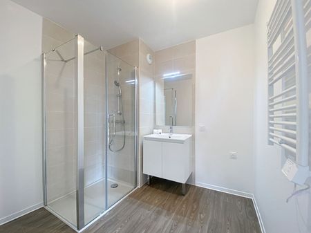 Location Appartement 4 pièces 75m² - Photo 4