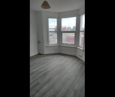 1 Bed Flat, Ley Street, IG1 - Photo 1