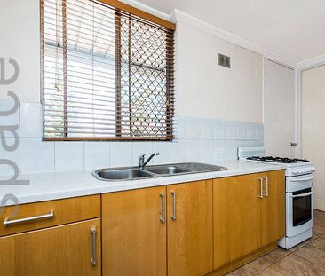 Furnished 1 bedroom unit in Claremont central - Photo 5