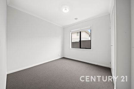 Modern Family Home with Two Lounge Rooms - Photo 5