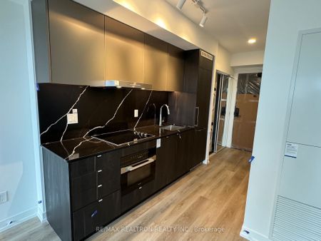 For Lease - 771 Yonge Street Unit# 1810, Toronto, Ontario - Photo 2