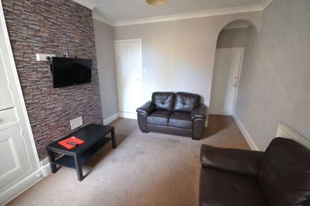 3 bedroom terraced house to rent - Photo 3