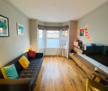 3 Bed Terraced House, Wilton Road, RG30 - Photo 2