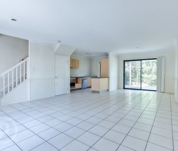 10/2 Tees Street, Yeerongpilly QLD 4105 - Townhouse For Rent | Domain - Photo 3