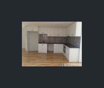 Modern 2 Bedroom - Photo 6