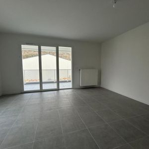 Location Appartement 3 pièces 64m² CHALLES LES EAUX 73190 - Photo 2