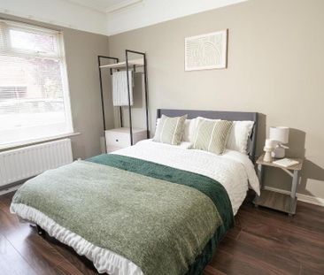 Room 4, 14 Beechmount Street, Belfast, BT12 7NG - Photo 4