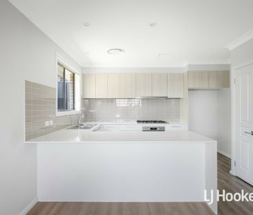 Beautiful Family Home in Great Location! - Photo 5