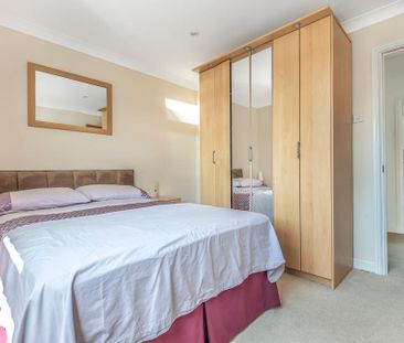 3 bedroom flat to rent - Photo 6