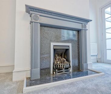 2 bedroom end of terrace house to rent - Photo 4