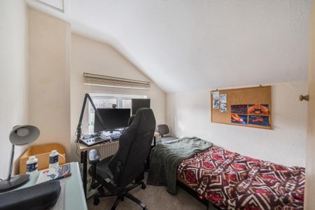 4 bedroom terraced house to rent - Photo 3