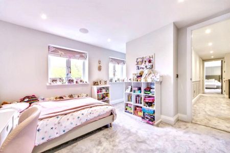 Bridle Close, Borehamwood - Photo 4