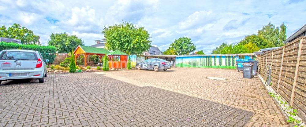 Moderne 4-Zimmer-Wohnung mit Einbauküche, Garten und Balkon in Syke - Photo 1