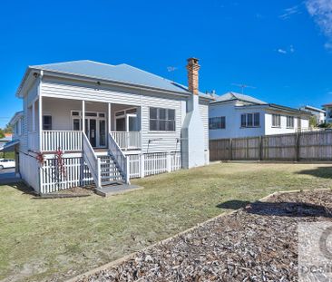 Beautiful 4 Bedroom Queenslander! - Photo 6