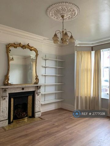 5 bedroom semi-detached house to rent - Photo 4