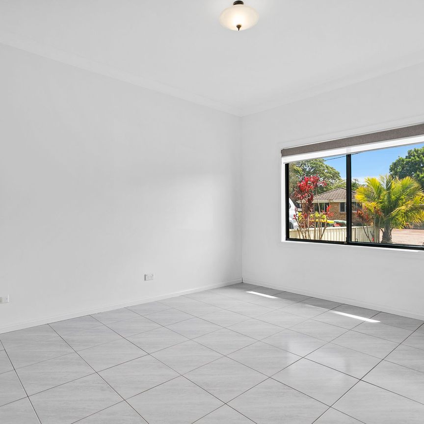 105 Blackman Parade, Unanderra. - Photo 1