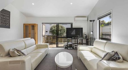 Furnished Townhouse - Secure Gated Community - Photo 3