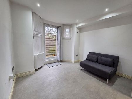 Studio to rent - Photo 3