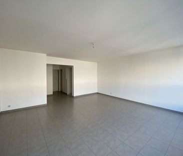 Location Appartement 2 pièces 61m² - Photo 2