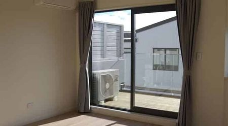 Three year old unit. Spacious living space! - Photo 5