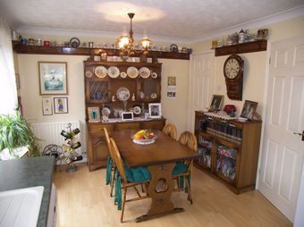 3 bed Semi Detached, - Photo 2
