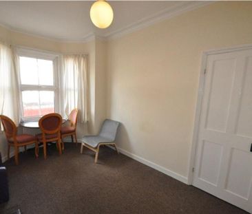 3 Bed Terraced House, Highgrove Street, RG1 - Photo 3
