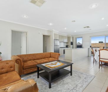 Family Home! - Photo 1