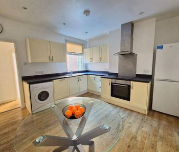 2 bedroom flat to rent - Photo 6