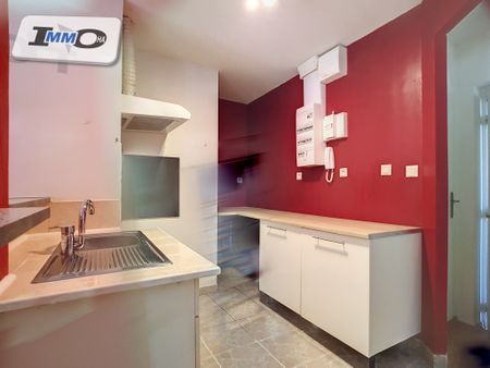 Location Appartement 3 pièces 60m² PONT DU CHATEAU 63430 - Photo 3
