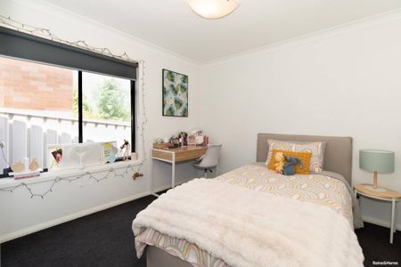 SPACIOUS TOWNHOUSE IN A PEACEFUL LOCATION - Photo 4