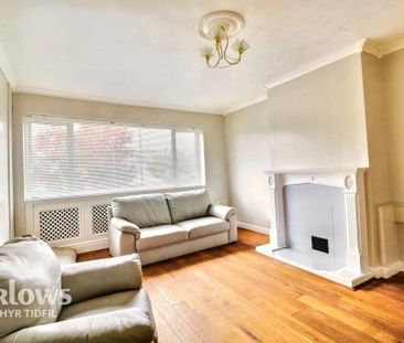 3 bedroom semi-detached bungalow to rent - Photo 2