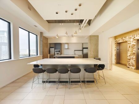 For Lease - 105 CHAMPAGNE Street Unit# 1116, Dows Lake - Civic Hospital and Area, Ontario - Photo 2