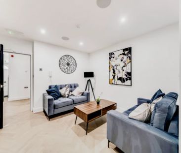 6 Beds 2 Baths - Photo 2