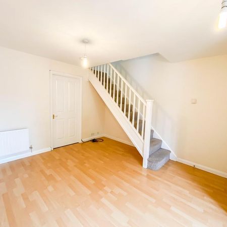 2 bedroom semi-detached house to rent - Photo 4