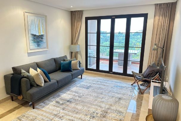 3 Bedroom Apartment For Rent in Los Arqueros, Málaga - Photo 1