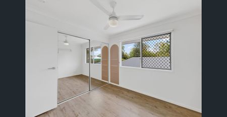 Modern 4 Bedroom Home in Quiet Street | Solar Panels | Low Maintenance - Photo 2