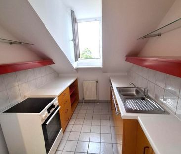 Dachgeschosswohnung in großartiger Lage - Photo 2