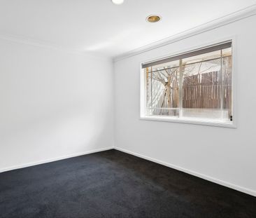 7 Stonehaven Circuit, Queanbeyan NSW 2620 - House For Rent | Domain - Photo 3