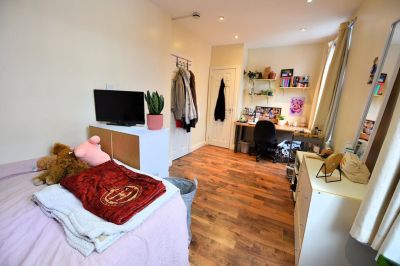 3 bedroom House in Thornville Grove, Leeds - Photo 3