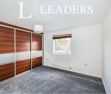 3 bedroom townhouse to rent Coulter Road, Waterlooville, Hampshire,... - Photo 3