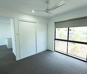 MODERN THREE BEDROOM FULLY AIR CONDITIONED TOWNHOUSE - Photo 1