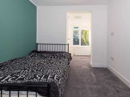 Old Tovil Road Room 3 - Photo 5