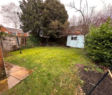 Collingwood, Farnborough, GU14 - Photo 1