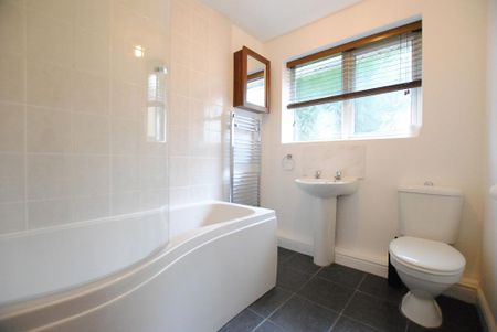 2 bedroom detached house to rent - Photo 5