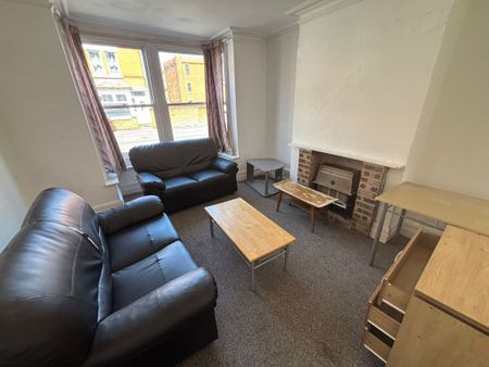 10 Heathcoat Street - 4 bed 2 bath college side Loughborough - Photo 4